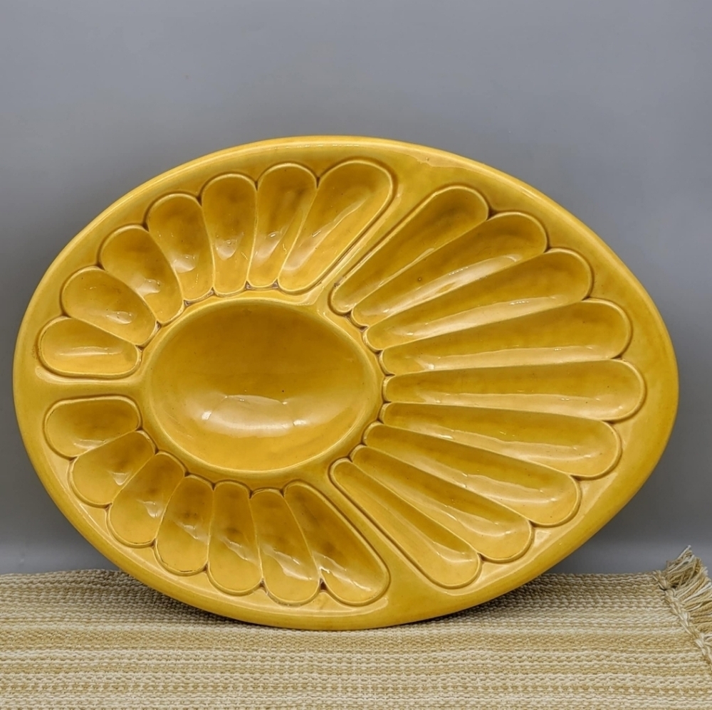 Vintage 1970s McCoy Pottery Chip and Dip Party Platter - Mustard Speckled Yellow